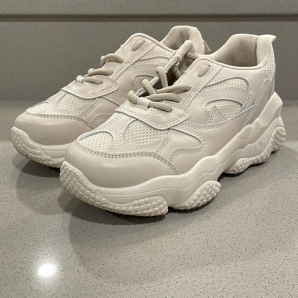 Lace Up Front Wide Fit Chunky Sneaker Womens size EUR 37 Minimal Use Great Cond…